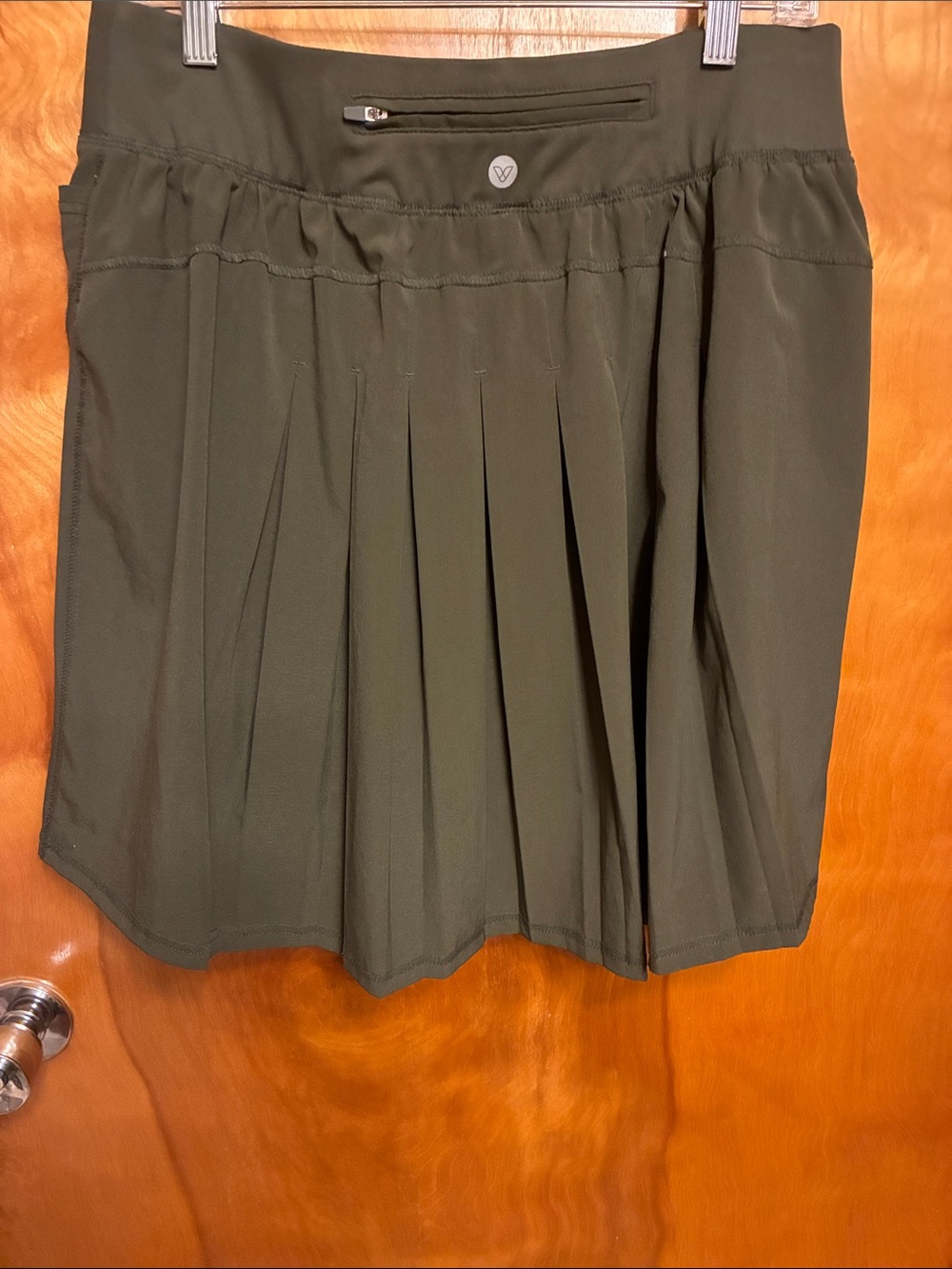 LIVI ACTIVE. Olive Green Skort with Built-In Shorts with pockets. Size L (14-16) - Picture 10 of 11